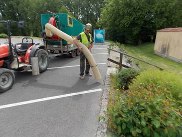 Ramassage des feuilles par l'Entreprise Morel et fils